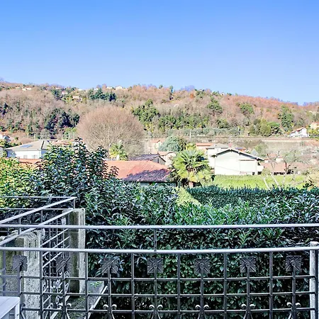 Jejia- Pool And Garden Lesa