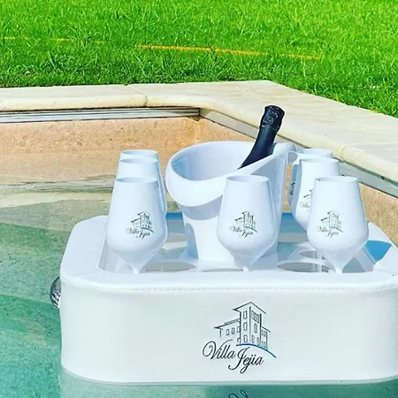 Jejia- Pool And Garden * Lesa