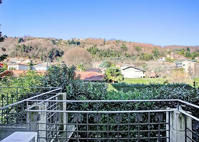 Jejia- Pool And Garden Lesa