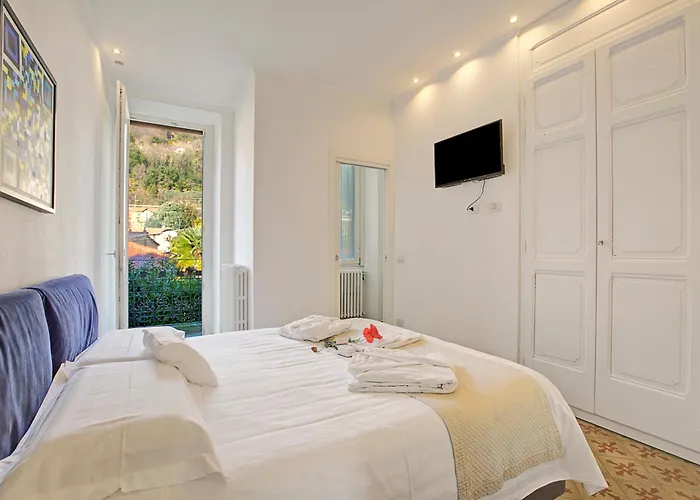 Jejia- Pool And Garden