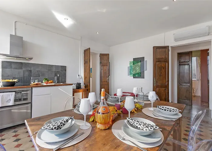 Jejia- Pool And Garden Apartament Lesa